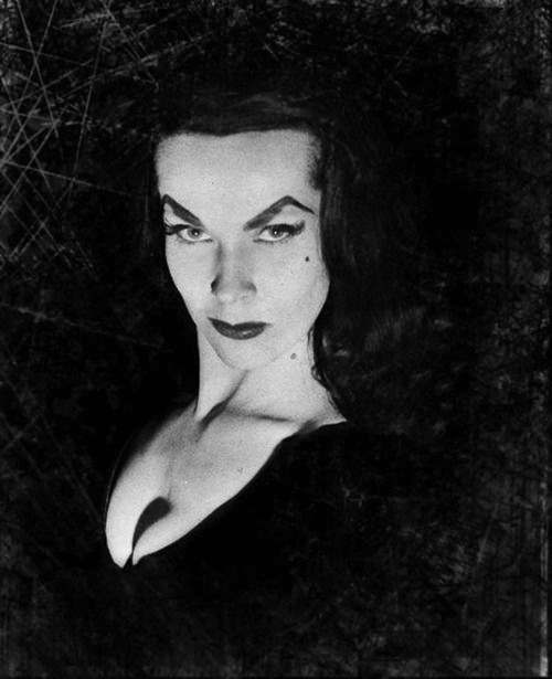 Maila Nurmi the one and only Vampira Posted 7 hours ago 55 notes