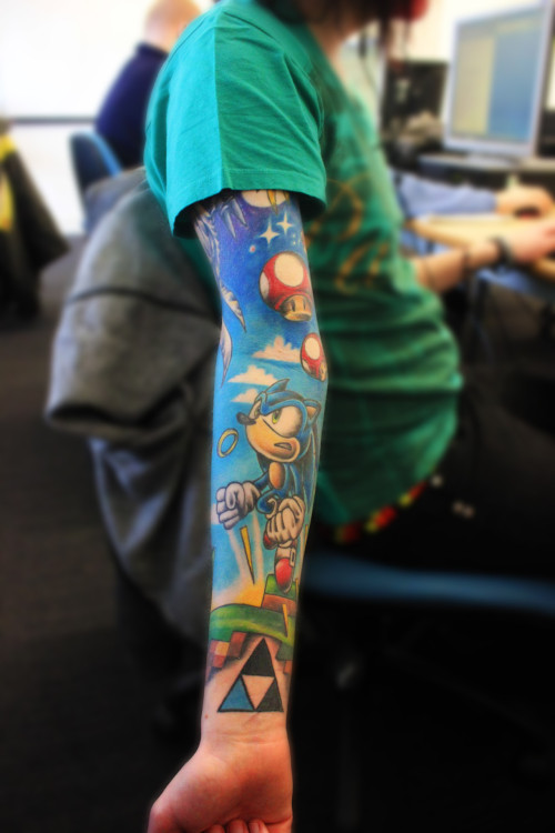 A friend from College was messing around with his 550D today and took some pictures of my sleeve.