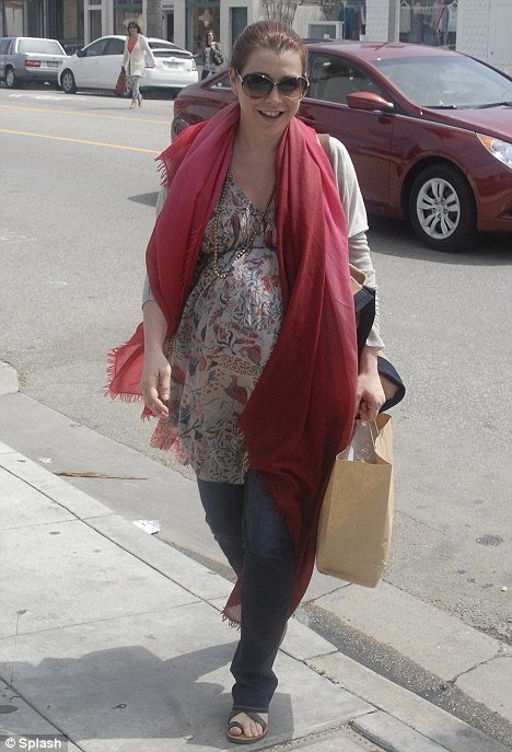Celebrity Scarf Watch Alyson Hannigan wearing a beautiful loosely draped 