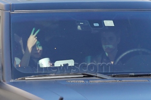 Justin &amp; Selena leaving the set of Boyfriend