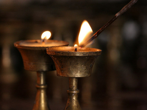 neshamaify:

Incense and Light - Sikkim, India (di whl.travel)
