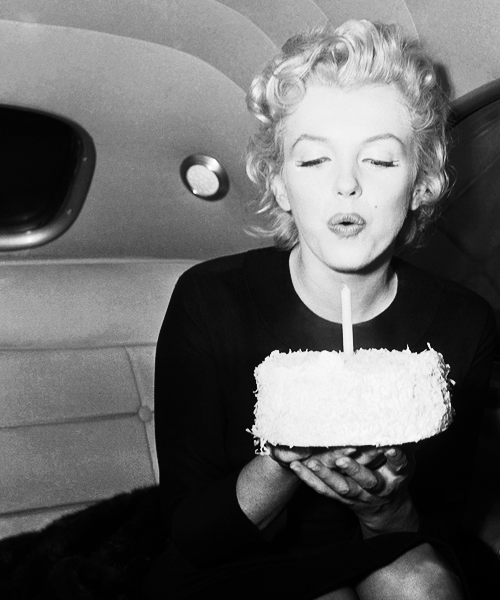 mobzlovesyou: Happy 85th Birthday Marilyn! 