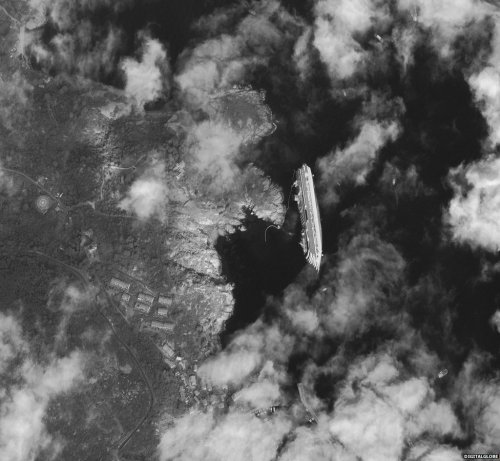(via BBC News - Costa Concordia: Satellite image)