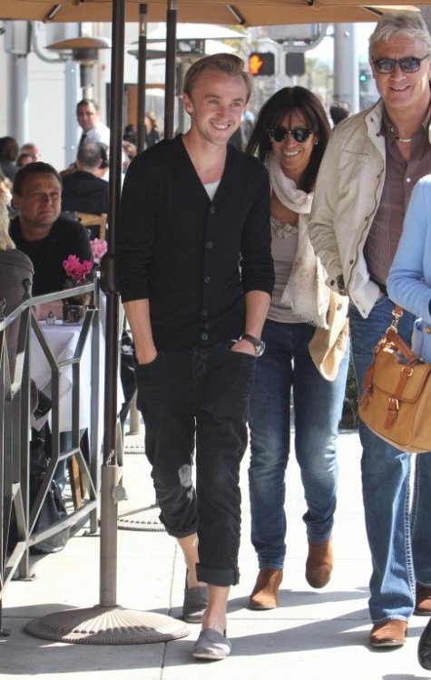 Tom and Jade with Jade’s parents in Beverly Hills 2/29/2012.
